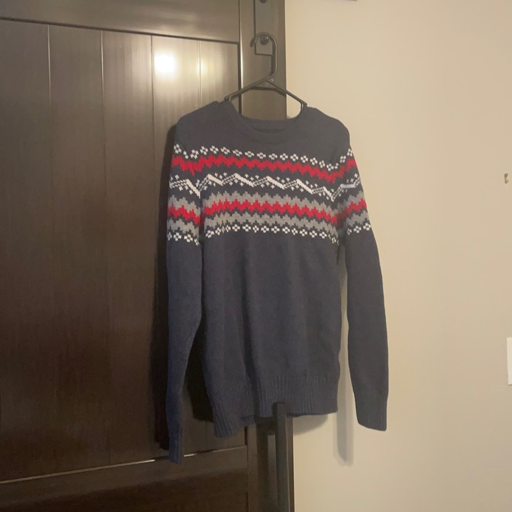 Men’s wool sweater with design